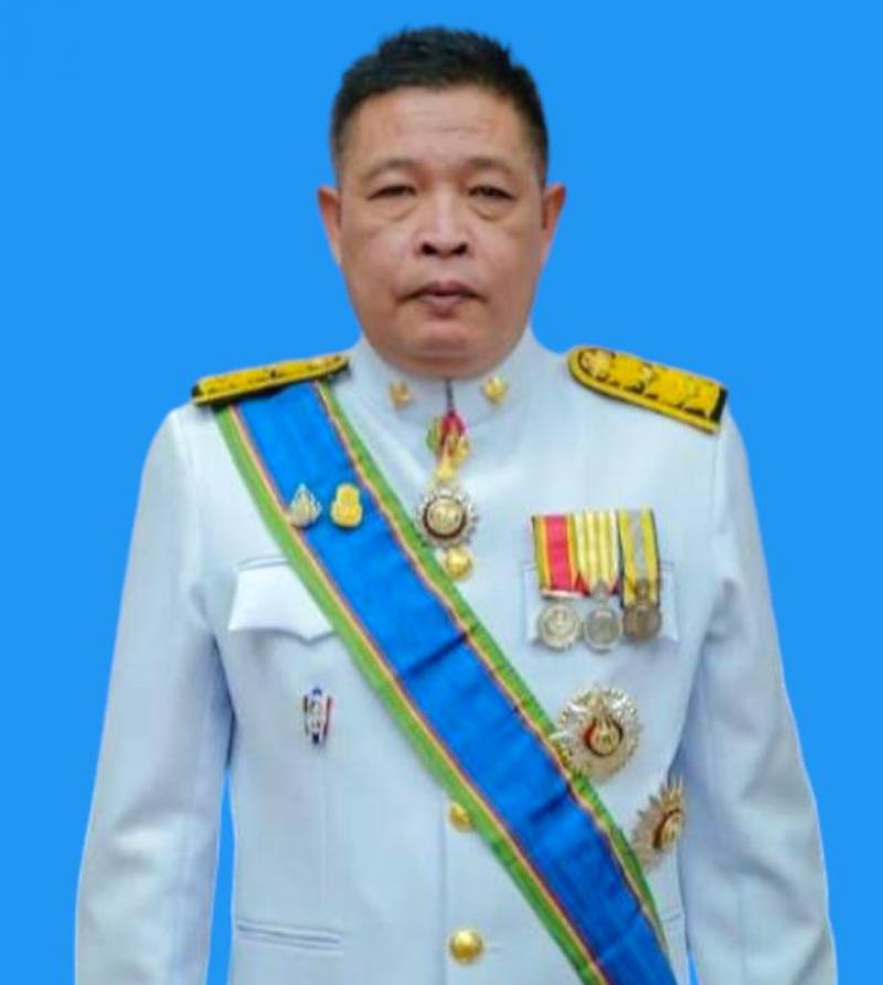 นายบารมี    อินทกนก